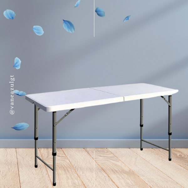 Alquiler de mesa rectangular plegable para 8 o 10 personas en Guatemala. Mesa para catering o exposiciones.