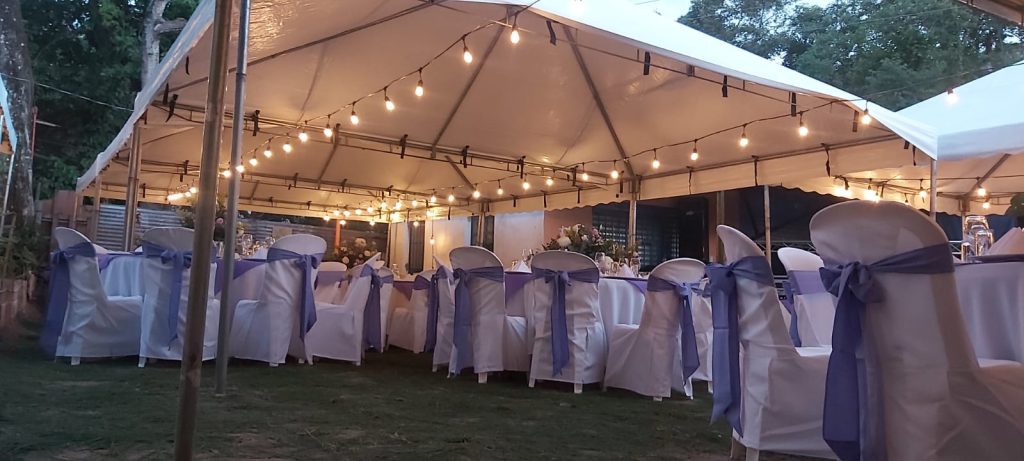 Toldo con luces vintage para eventos